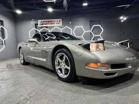 Used 2002 Chevrolet Corvette Coupe w/ Preferred Equipment Group2 RWD image 7