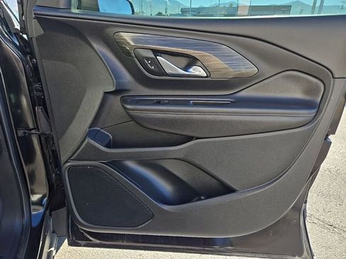 Used 2024 GMC Terrain SLE image 28