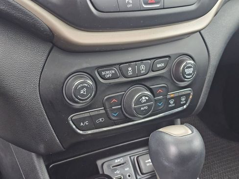 Used 2016 Jeep Cherokee Limited w/ Trailer Tow Group image 36