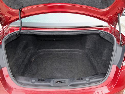 Used 2019 Ford Taurus Limited image 16