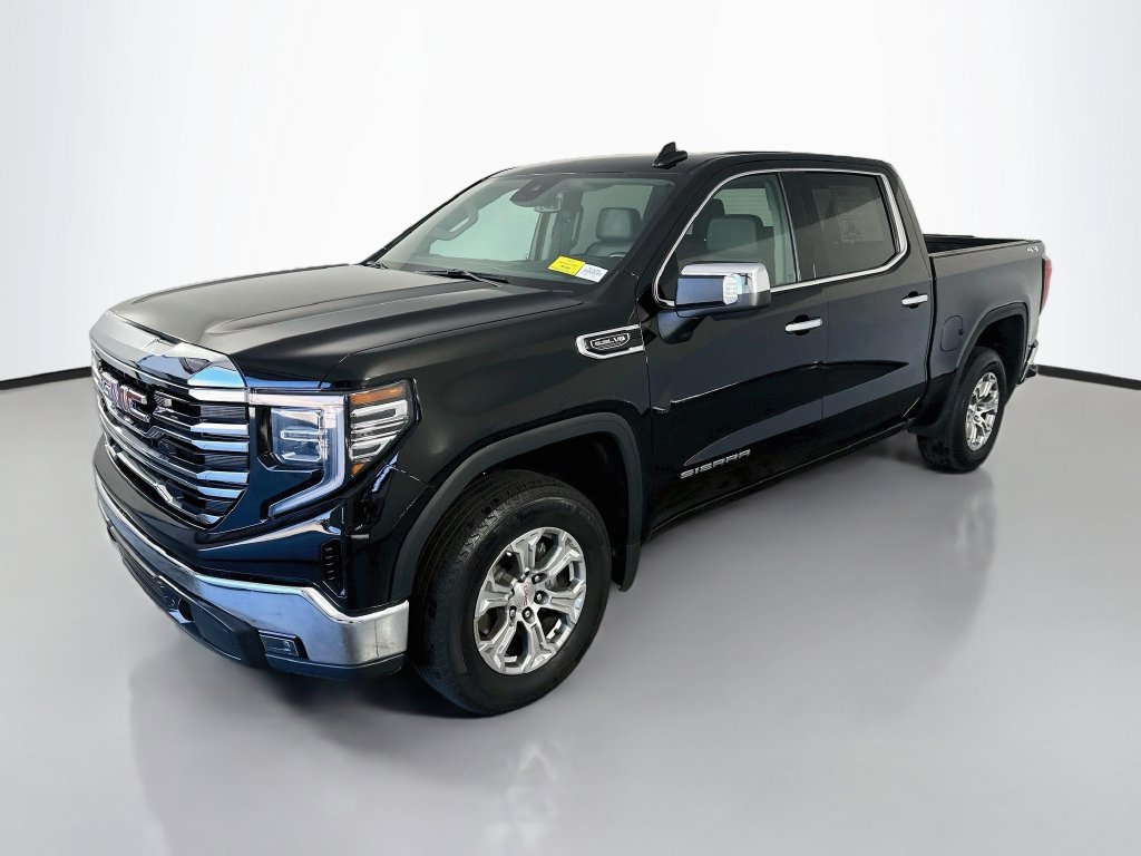 Used 2025 GMC Sierra 1500 SLT AWD/4WD image 3