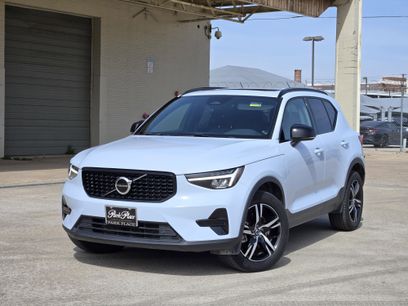Used 2024 Volvo XC40 B5 Core