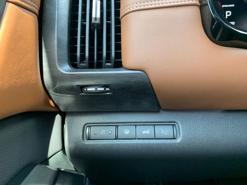 New 2026 Nissan Pathfinder Platinum FWD image 19