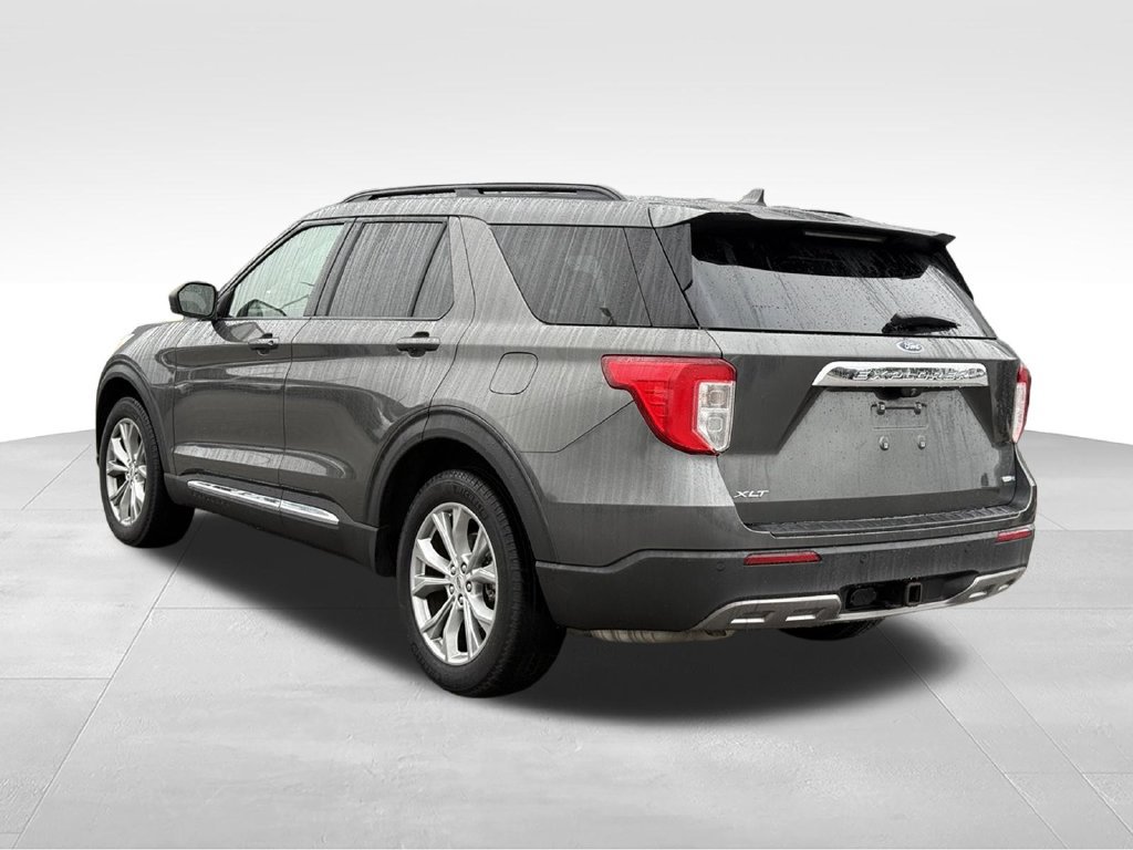 Used 2020 Ford Explorer XLT w/ Equipment Group 202A AWD/4WD image 3