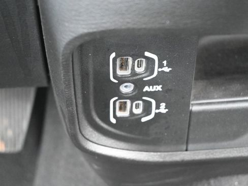 Used 2024 RAM 2500 Big Horn AWD/4WD image 22