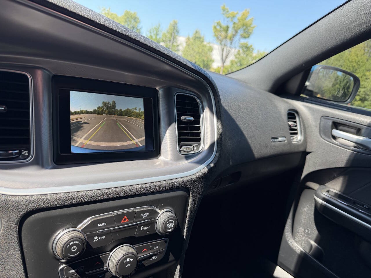 Used 2020 Dodge Charger SXT RWD image 24