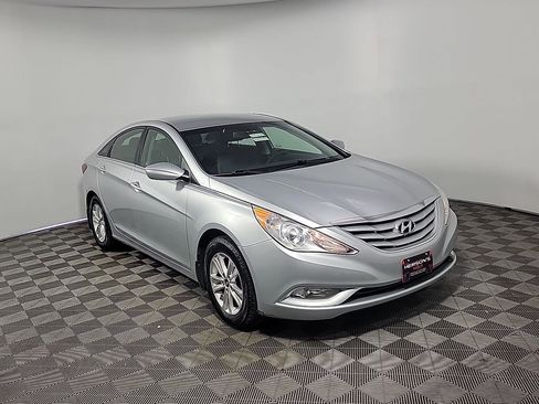 Used 2013 Hyundai Sonata GLS w/ Popular Equipment Pkg FWD image 1