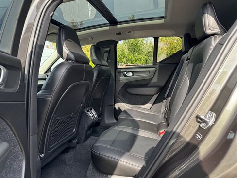 Used 2019 Volvo XC40 T5 Inscription AWD/4WD image 13