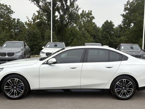 Used 2026 BMW 530i xDrive w/ M Sport Package image 7