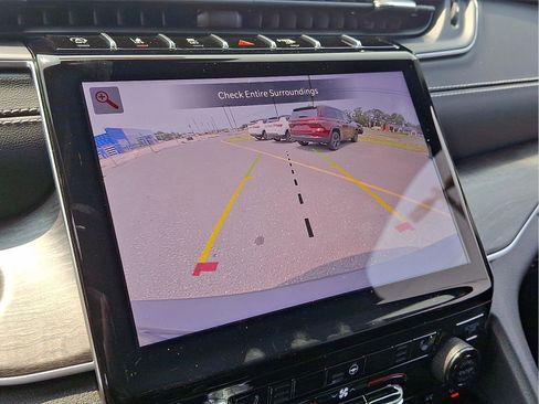 New 2025 Jeep Grand Cherokee L Limited image 14