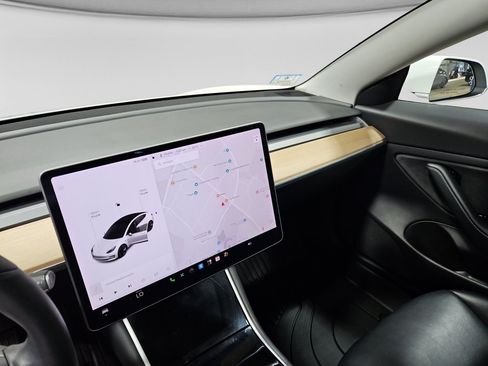 Used 2019 Tesla Model 3 Standard Range Plus RWD image 14