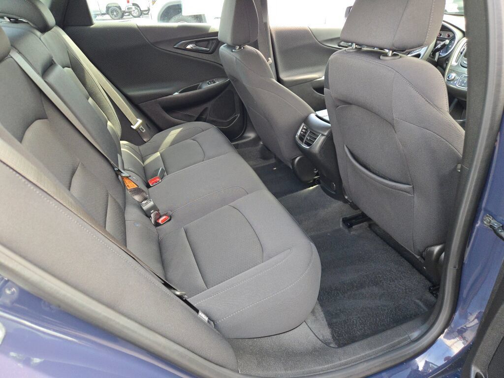 Certified 2025 Chevrolet Malibu LT FWD image 11
