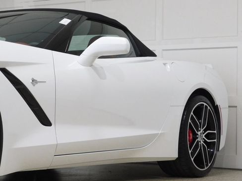 Used 2016 Chevrolet Corvette Stingray Convertible w/ 3LT Preferred Equipment Group RWD image 25