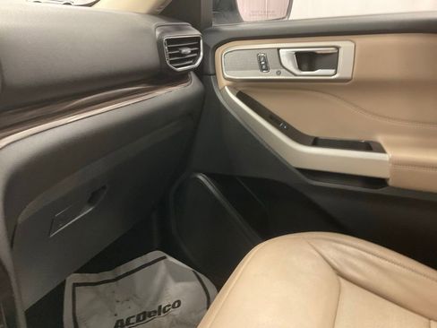 Used 2021 Ford Explorer Limited w/ Equipment Group 301A image 18