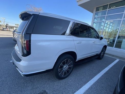 Used 2021 Cadillac Escalade Premium Luxury image 5