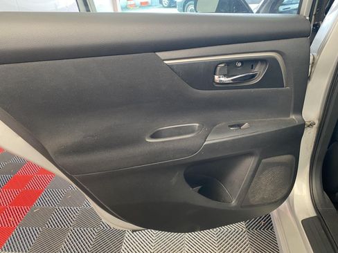 Used 2015 Nissan Altima 2.5 SV FWD image 14