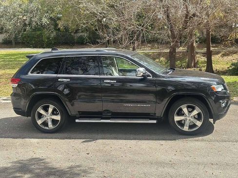 Used 2014 Jeep Grand Cherokee Overland w/ Advanced Technology Group image 4