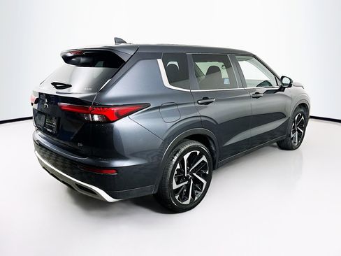 Used 2024 Mitsubishi Outlander SE image 9