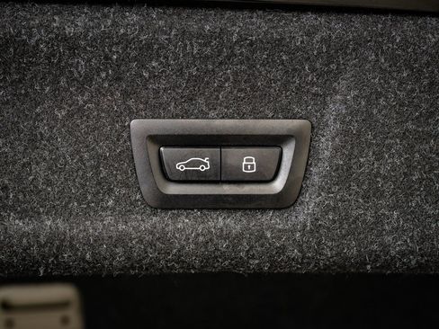 Used 2025 BMW 330i xDrive Sedan image 19