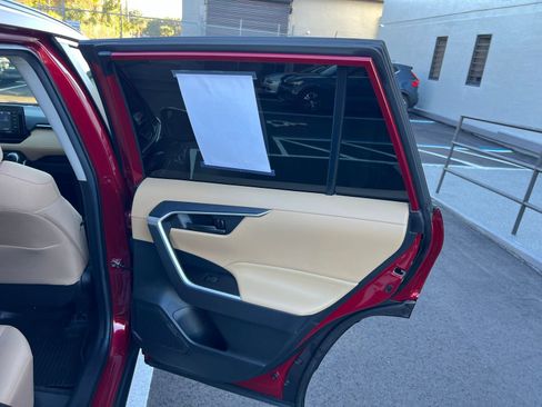 Used 2021 Toyota RAV4 LE image 41