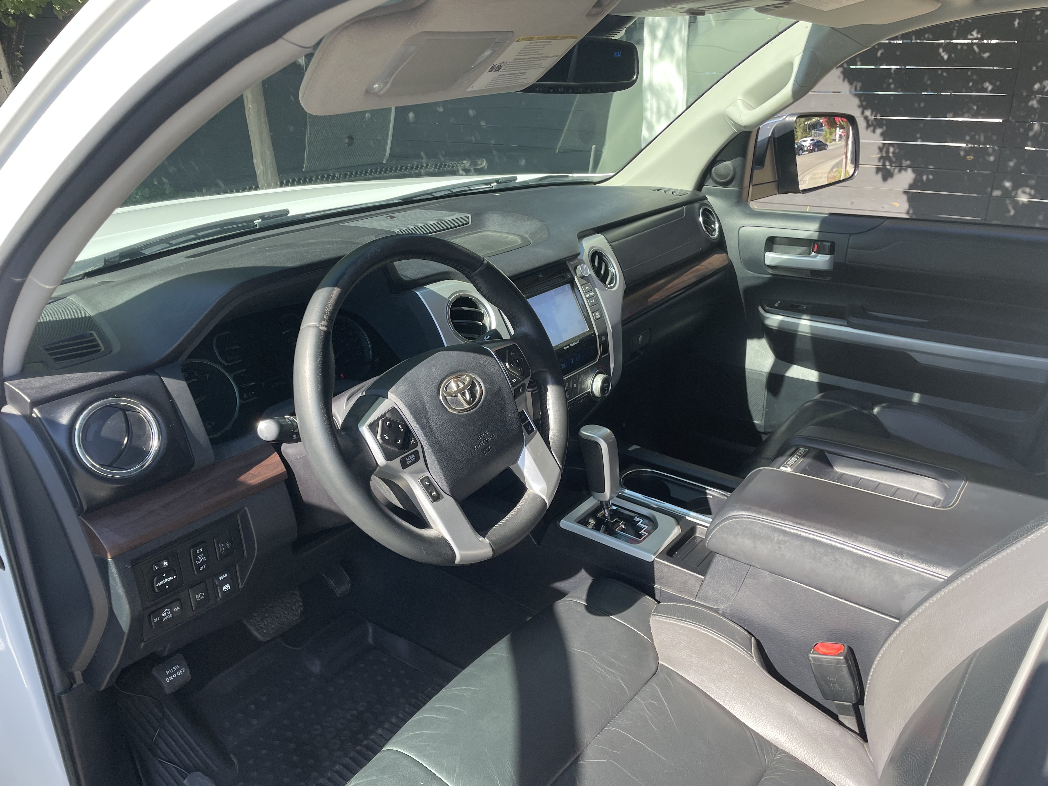 Used 2018 Toyota Tundra Limited w/ Limited Premium Package AWD/4WD image 5