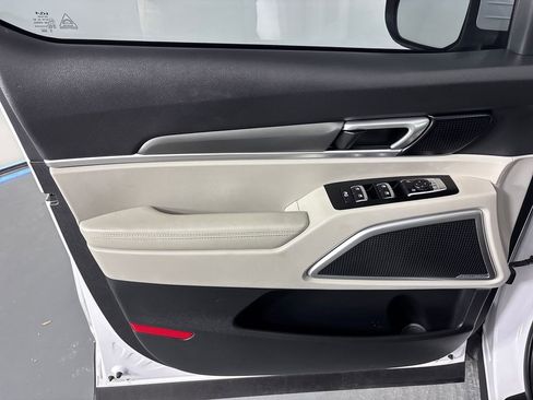 Used 2022 Kia Telluride S image 13