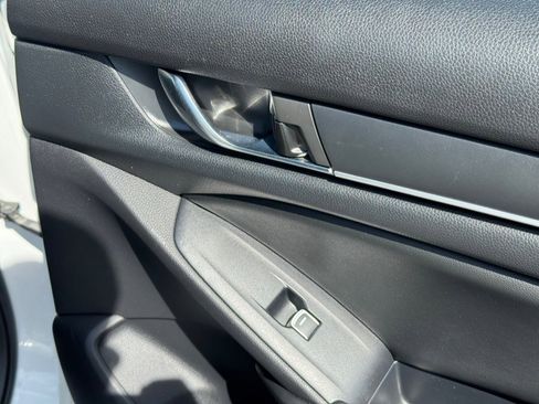 Used 2020 Honda Accord Sport image 28