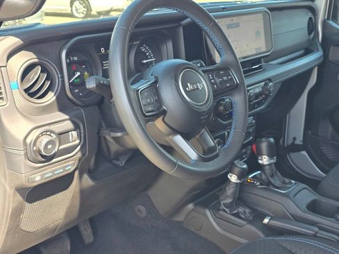 Used 2024 Jeep Wrangler Unlimited Rubicon 4xe AWD/4WD image 12