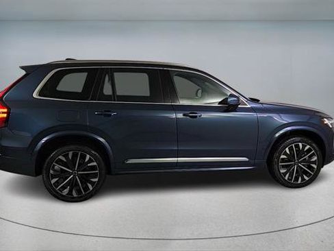 Used 2026 Volvo XC90 B6 Plus w/ Protection Package AWD/4WD image 8