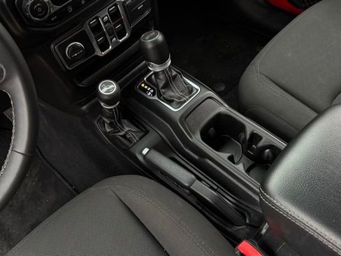 Used 2023 Jeep Wrangler Sahara image 28