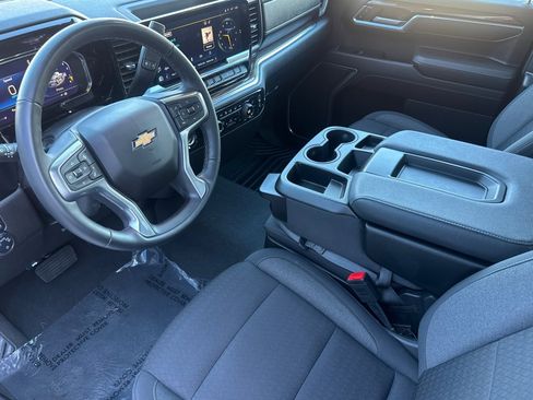Used 2024 Chevrolet Silverado 1500 LT image 11