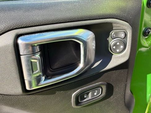 New 2025 Jeep Wrangler Unlimited Rubicon image 13