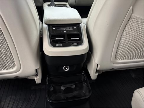Used 2020 Volvo XC90 T6 Momentum w/ Protection Package Premier AWD/4WD image 27