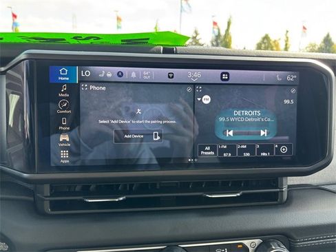 Used 2024 Jeep Wrangler Sahara image 23