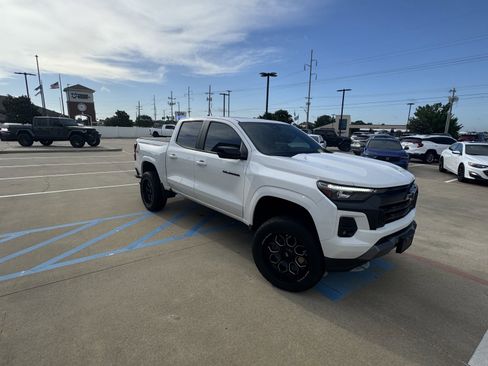 Used 2024 Chevrolet Colorado Z71 w/ Advanced Trailering Package AWD/4WD image 4