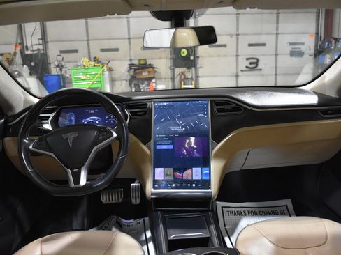 Used 2013 Tesla Model S Performance image 14