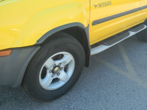 Used 2004 Nissan Xterra XE image 5