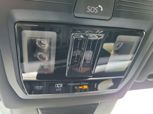 New 2026 Volkswagen Tiguan SE R-Line FWD image 19