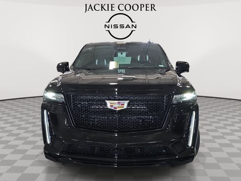Used 2023 Cadillac Escalade V AWD/4WD image 2