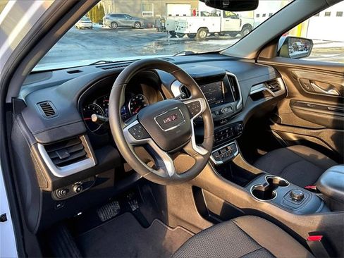 Used 2024 GMC Terrain SLE image 14