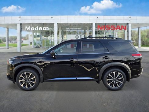 New 2026 Nissan Pathfinder Platinum w/ Accent Package FWD image 2