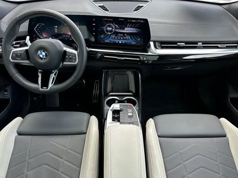Used 2025 BMW X2 xDrive28i w/ M Sport Package AWD/4WD image 16