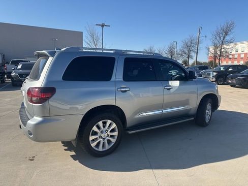 Used 2021 Toyota Sequoia Platinum image 3