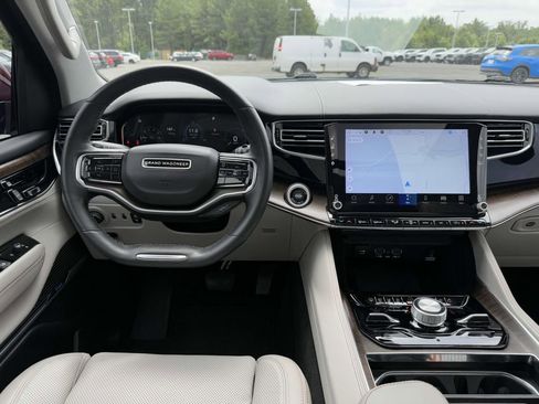 Used 2022 Jeep Grand Wagoneer Series I image 8