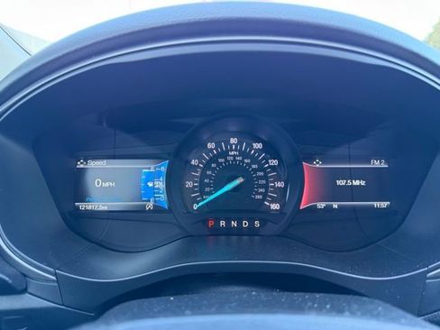 Used 2018 Ford Fusion SE w/ Fusion SE Technology Package image 19