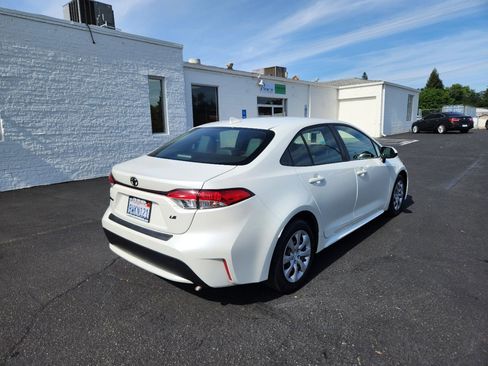 Used 2021 Toyota Corolla LE w/ Carpet Mat Package (TMS) FWD image 5