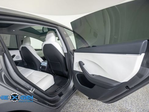 Used 2025 Tesla Model 3 Long Range AWD/4WD image 31