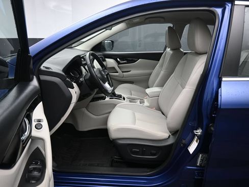 Used 2022 Nissan Rogue Sport SL AWD/4WD image 11