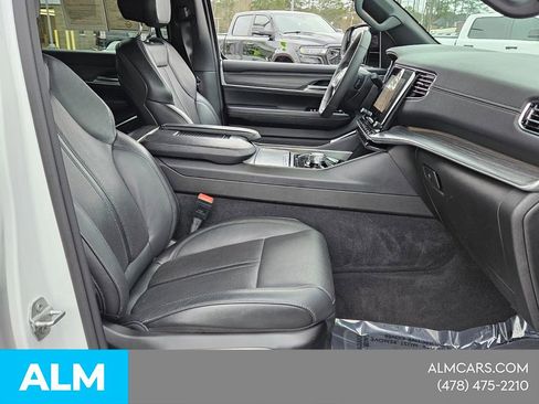 Used 2023 Jeep Wagoneer Series II AWD/4WD image 20