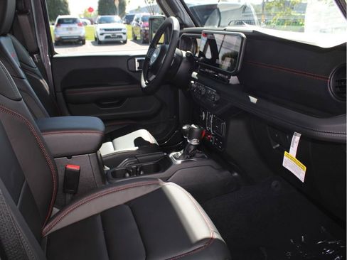 New 2025 Jeep Wrangler Rubicon image 34